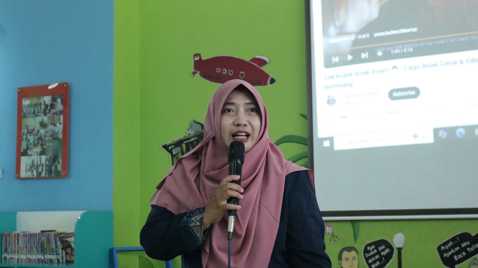 Wisata LiterAsyik Ke Perpustakaan Jakarta Timur Bersama SDN Pondok Bambu 10